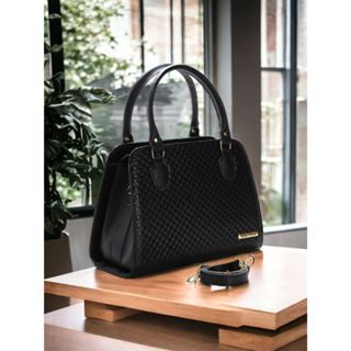 Bolsa Baú Santorini handbag com alça transversal, disponiveis em nove variações.