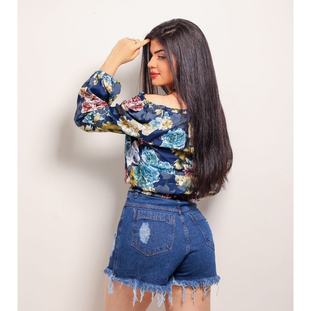 Short Jeans Destroyed Feminino  Barra Desfiada novo