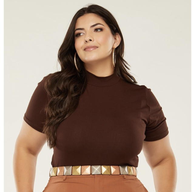 Blusa Lisa Gola Alta Plus Elegante Tendência Marrom G e GG em Oferta na Shopee