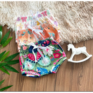 Kit 2 Shorts/Tapa Fralda Sortido para bebê menina