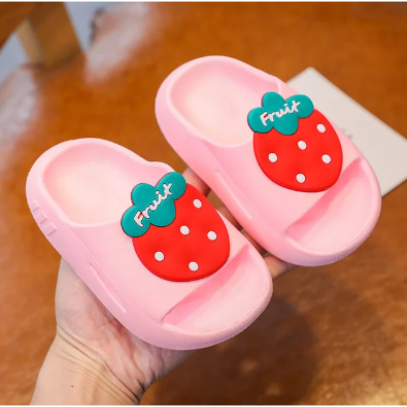 Chinelo nuvem slide infantil dino morango menino menina crianca praia fim de ano presente envio imediato*Chinelo Infantil Leve Confortável  -Perfeita para brincadeiras, passeios, escola e dia-a-dia, seu filho irá se divertir muito; -São modelos leves e co