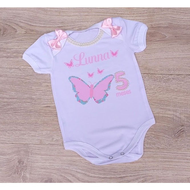 Body Bebê Aniversário Mesversário Borboletas Personalizado com Nome e idade jardim encantado