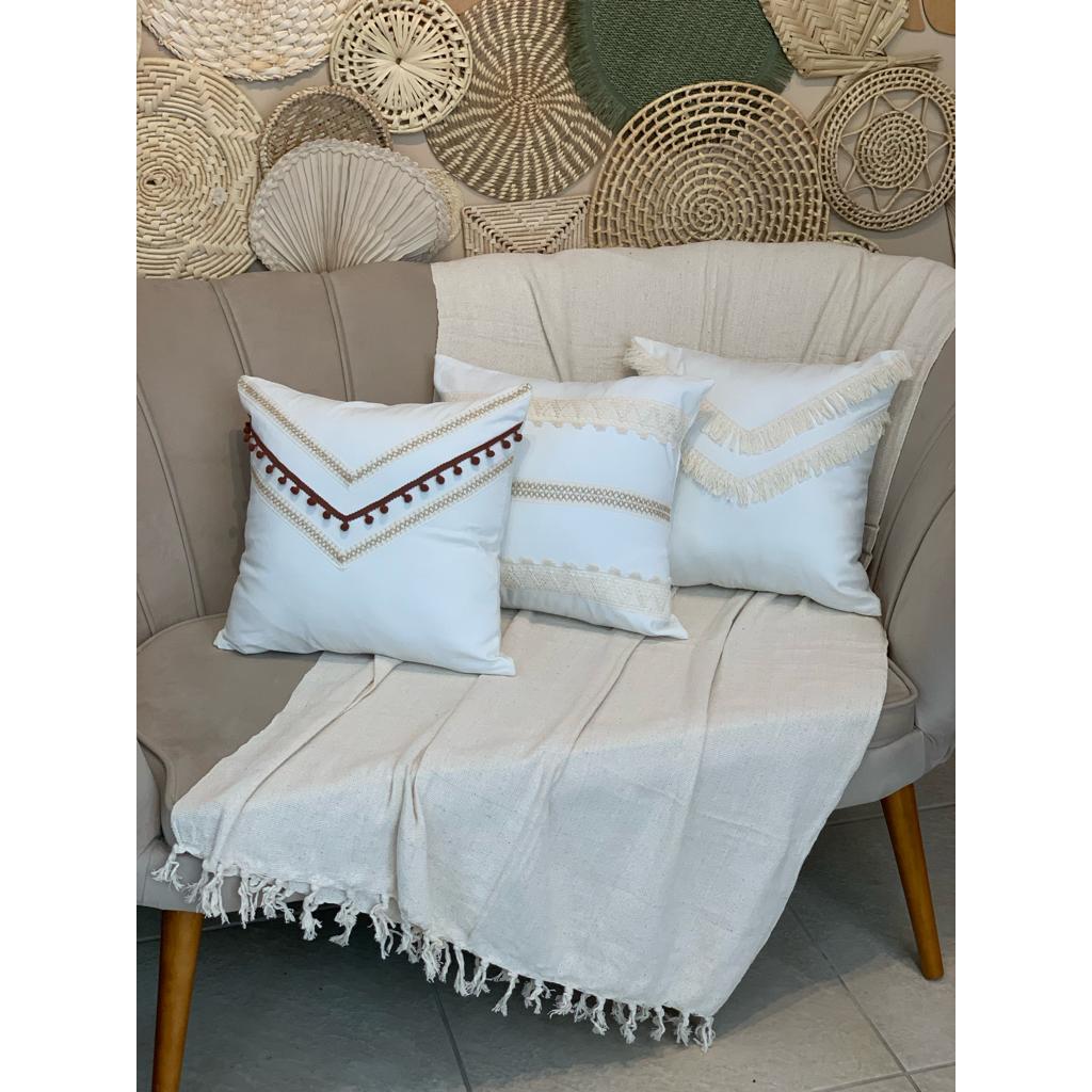 Kit 3 Capas de Almofada Estilo Boho Chic Tendência Moderno Com Detalhes Dourados