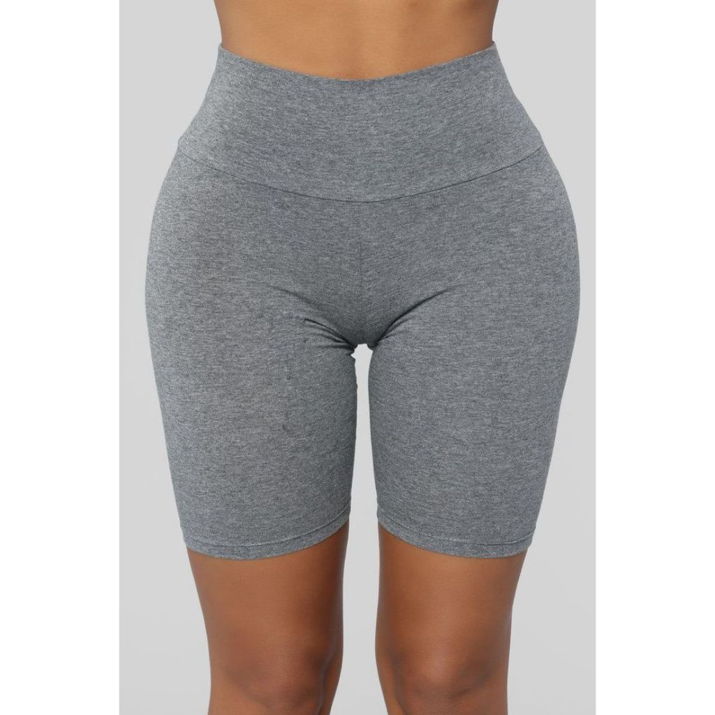 Bermuda Short Legging Academia Suplex   Cor:	Preto Linha da cintura:	Cintura Alta Tecido:	Elasticidade alta Composição:	100% Elastano Instruções de manutenção:	Lavar à máquina, não lavar a seco Translúcido:	Não