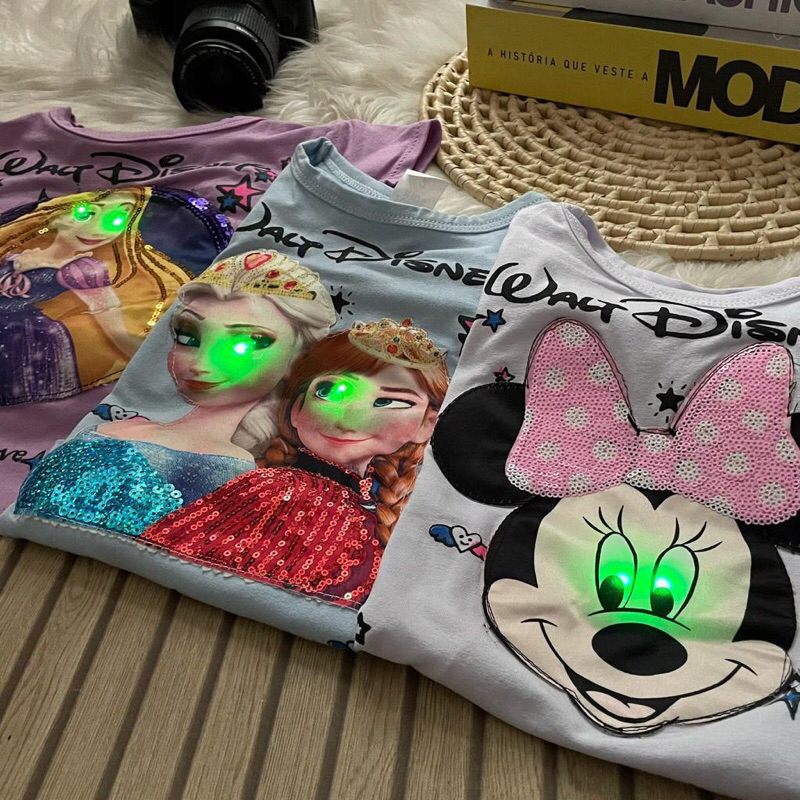Blusa Camiseta Infantil LED Menina Feminina de Personagens Unicórnio Minnie Sereia Rapuzul e Elza