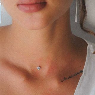 Colar Gargantilha Ponto de Luz Fio de Nylon em Oferta na Shopee