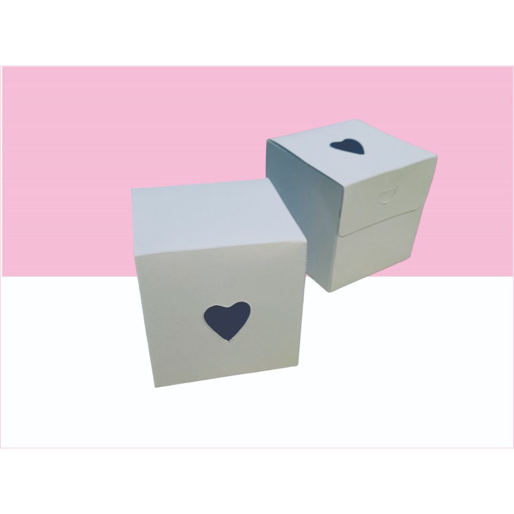 50 Caixinha Branca Coração 5x5 Cm Lembrancinha Cha Bebe Revelação Decoração Casamento Bodas Ouro Lembrança de Aniversario Bijuteria semijoias