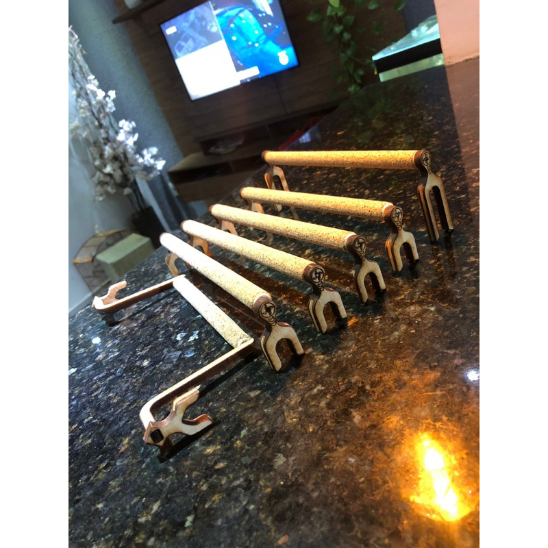 Poleiros de cortiça para gaiolas de trinca ferro