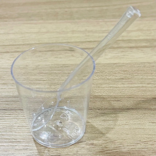 KIT 100 COPINHO BRIGADEIRO 25 ML ACRÍLICO + 100 MINI COLHER CRISTAL em Oferta na Shopee