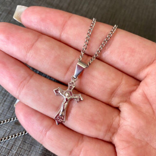 Correntinha com pingente crucifixo Jesus em aço inoxidável