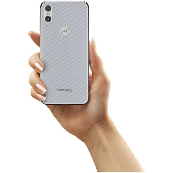 PELICULA TRASEIRA FIBRA DE CARBONO ANTI-RISCOS MOTOROLA MOTO ONE - ONE VISION - ONE ZOOM - Z2 PLAY -Z3 PLAY - E5 - E6 - E6 PLUS - E6 PLAY - E7 - E7 PLUS - E7 POWER - E20 - E40