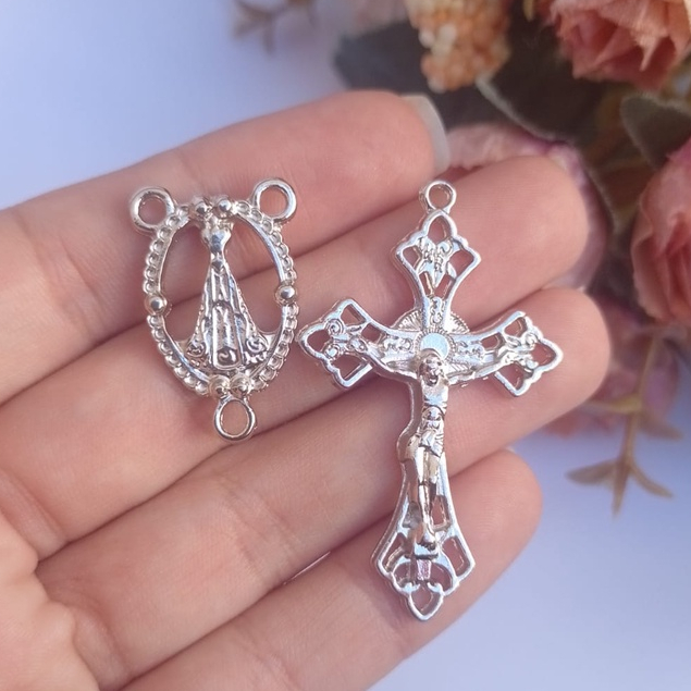 10 Crucifixos + 10 Entremeios para Terços Nossa Senhora Aparecida Níquel - kit para Montagem de Terços - Terços Nossa Senhora
