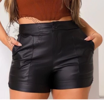 Short Couro Plus Size Feminino