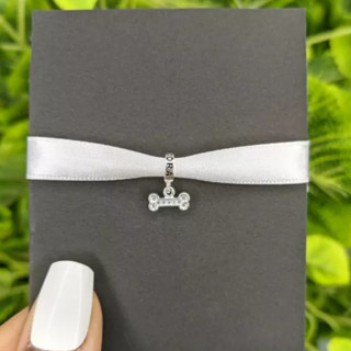 Berloque pingente osso dog cachorro em prata 925 com pedras de zirconia cravejado