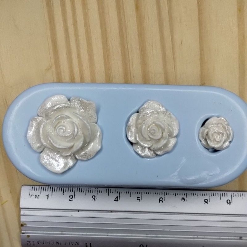 Molde de silicone para aplique de biscuit Trio de rosas