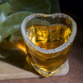 Copo De Shot De Vidro Coração Com Borda Dourada 50Ml - Lyor