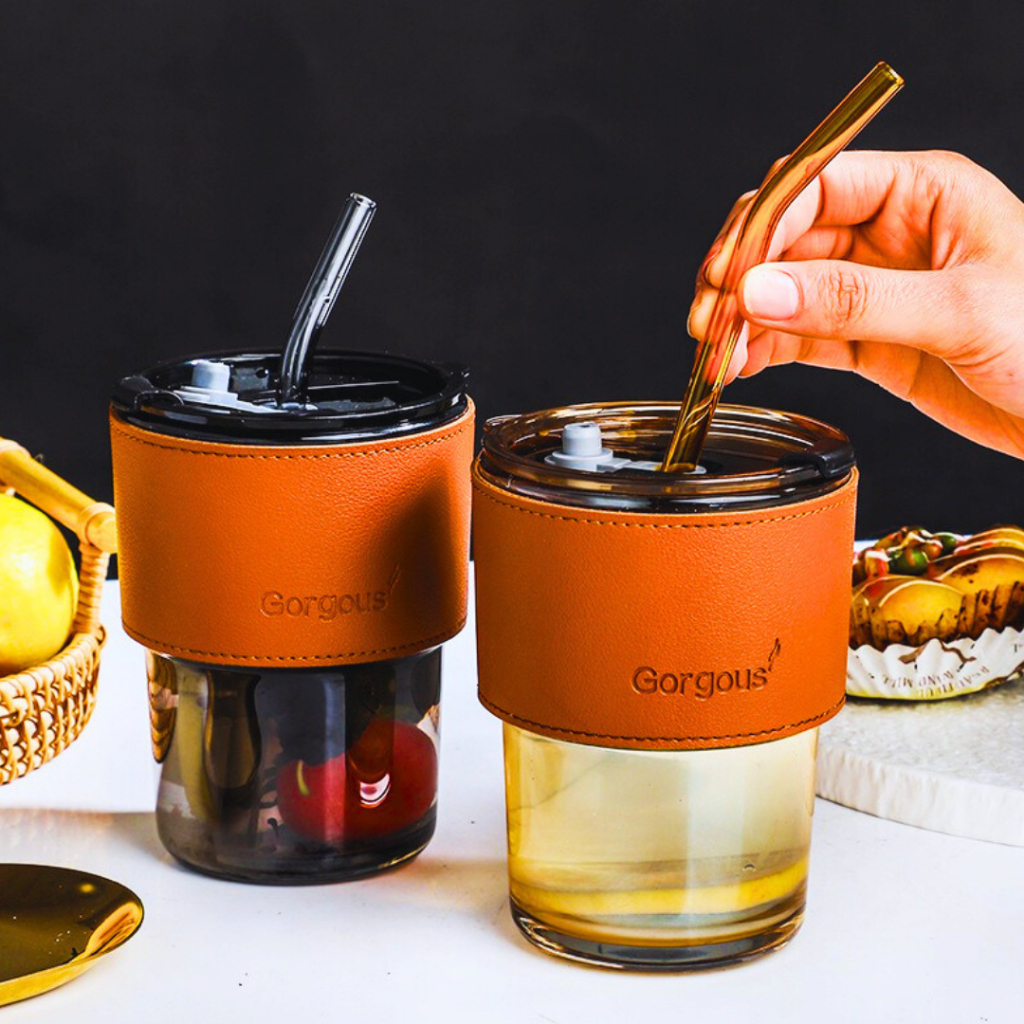 Copo de Vidro 400ML  Com Canudo, Tampa Com Vedação Cha Bebidas quanted geladas Drink  Coudre Couro