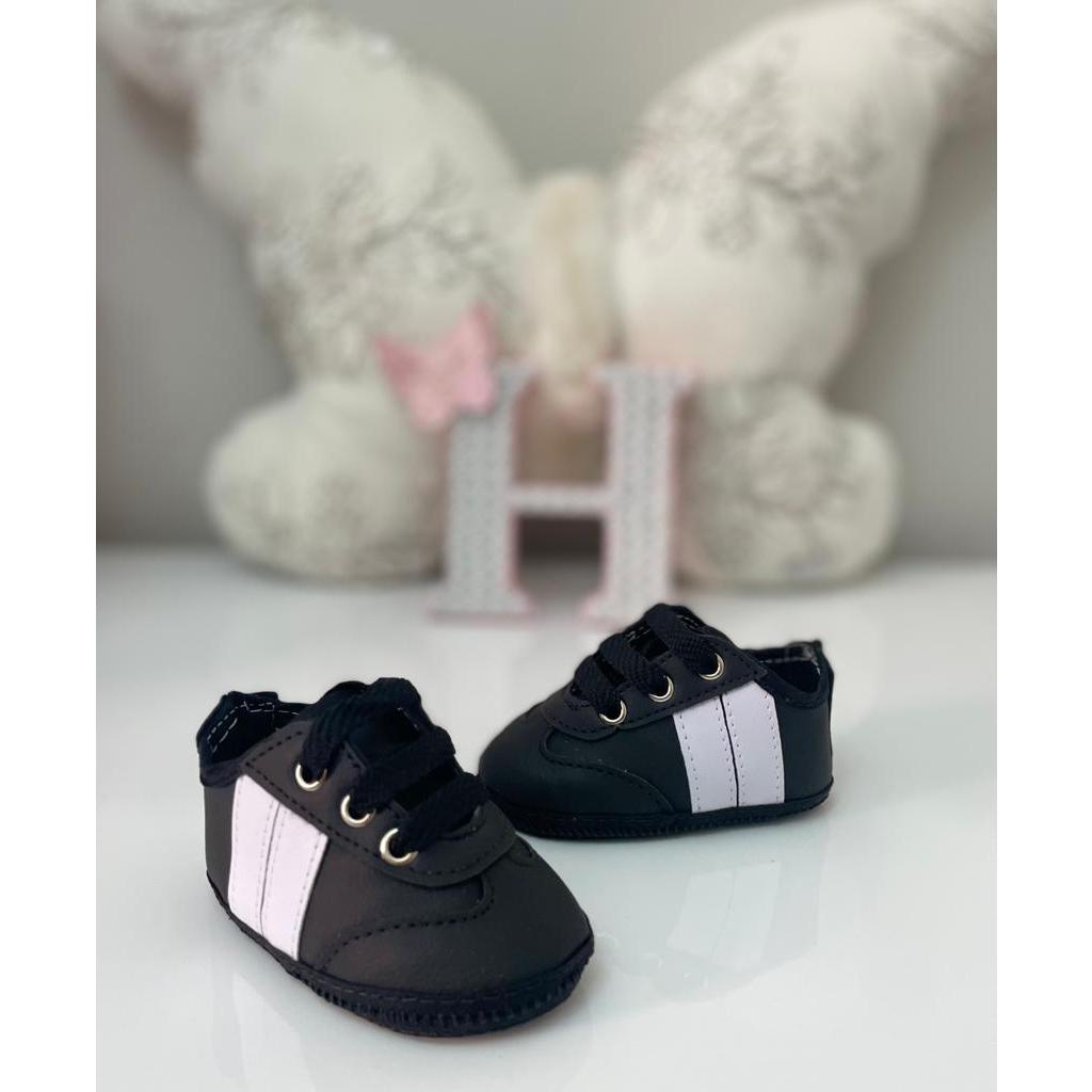 Tênis de bebê masculino estilo chuteira cores em Oferta na Shopee