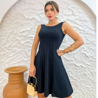 Vestido midi canelado rodado acinturado moda evangélica