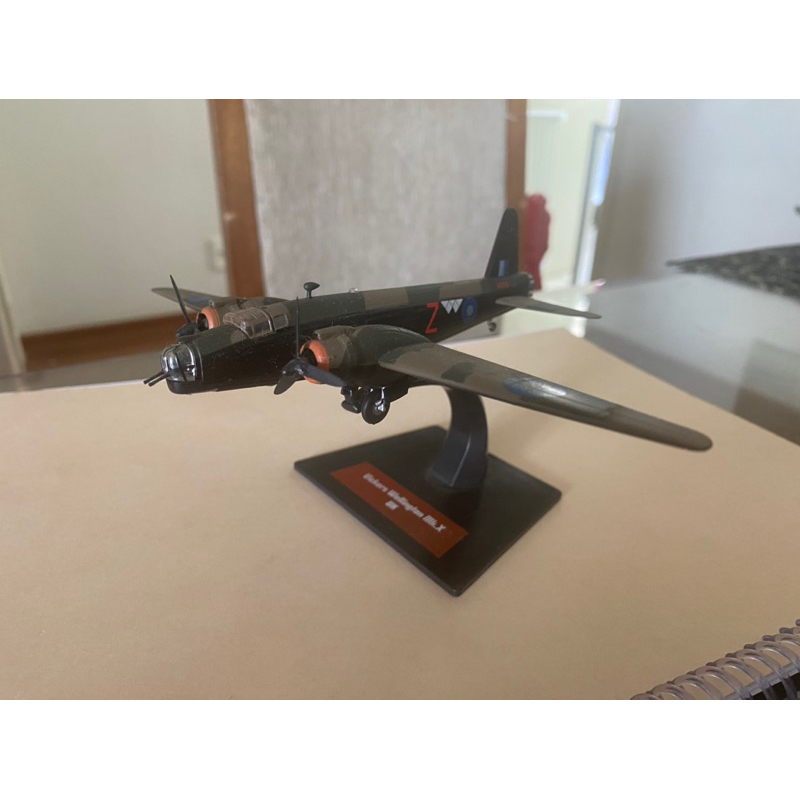 Maquete de avião bombardeiro Vickers Wellington Mk. X