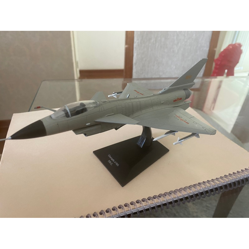 Maquete de avião à jato Chengdu J10 China