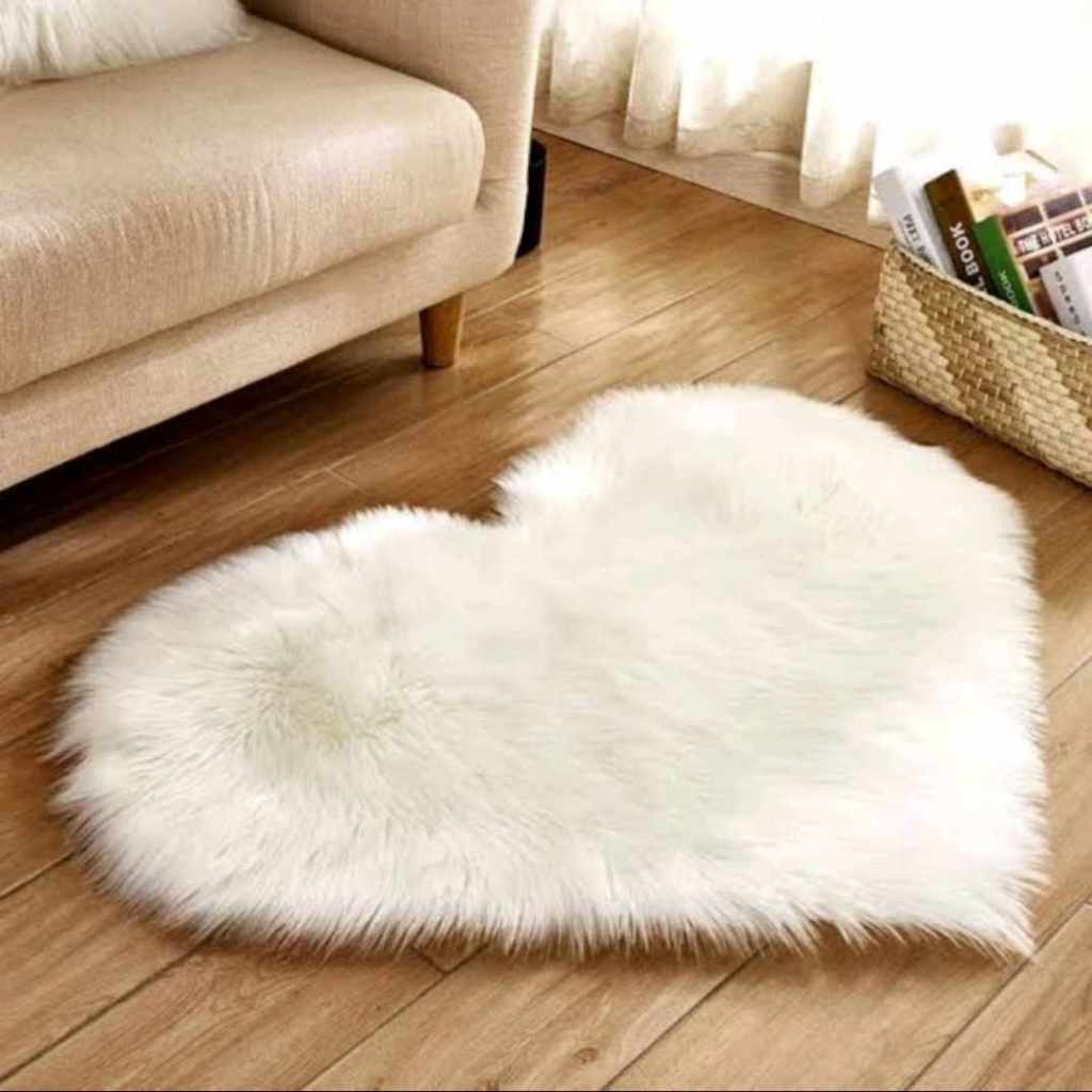 TAPETE PELUDO CORAÇÃO 40CM FORMATO DE CHÃO AMBIENTE PELEGO CASA FOTOS CENÁRIOS