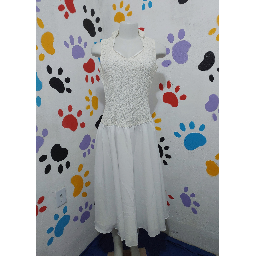 Vestido de festa Debutante branco evasê saia em tule zíper perolado regata usado uma vez brechó beneficente