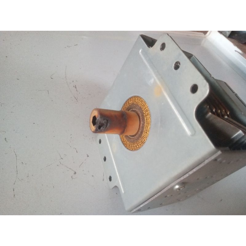 Magnetron com defeito 2m217j para peças sucata não esquenta usado
