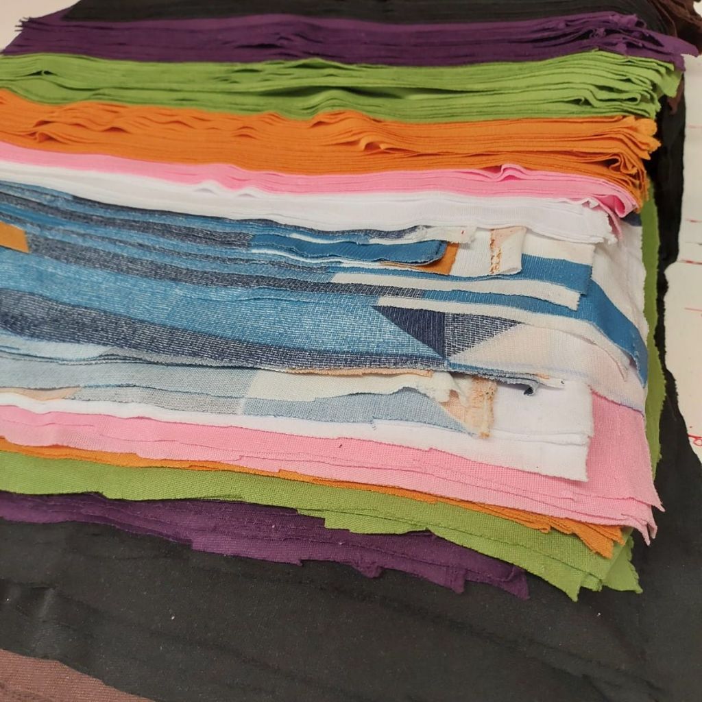 Retalhos Cores Variadas 1Kg Malha Gel Lisa E Estampada Artesanato Tapetes Enchimento Sacos Bixinhos