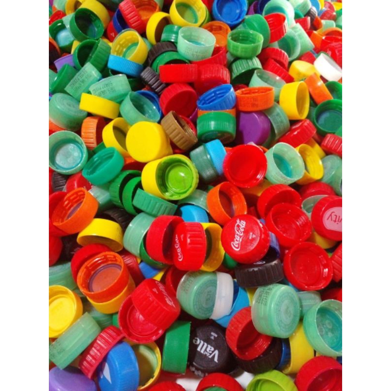Kit com 100 tampinhas coloridas recicladas para tarefa escolar ou artesanato - Tampinhas de garrafa pet