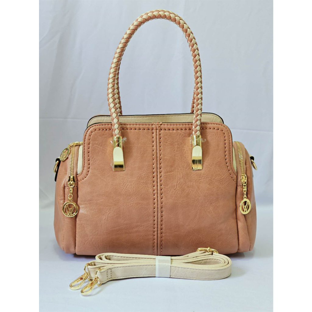 Bolsa Feminina Baú Média Espaçosa Alça De Mão e Transversal Couro Sintético em Oferta na Shopee