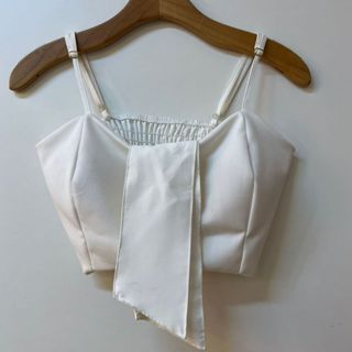 Top Cropped Com Detalhe De Amarrar Elástico nas costas