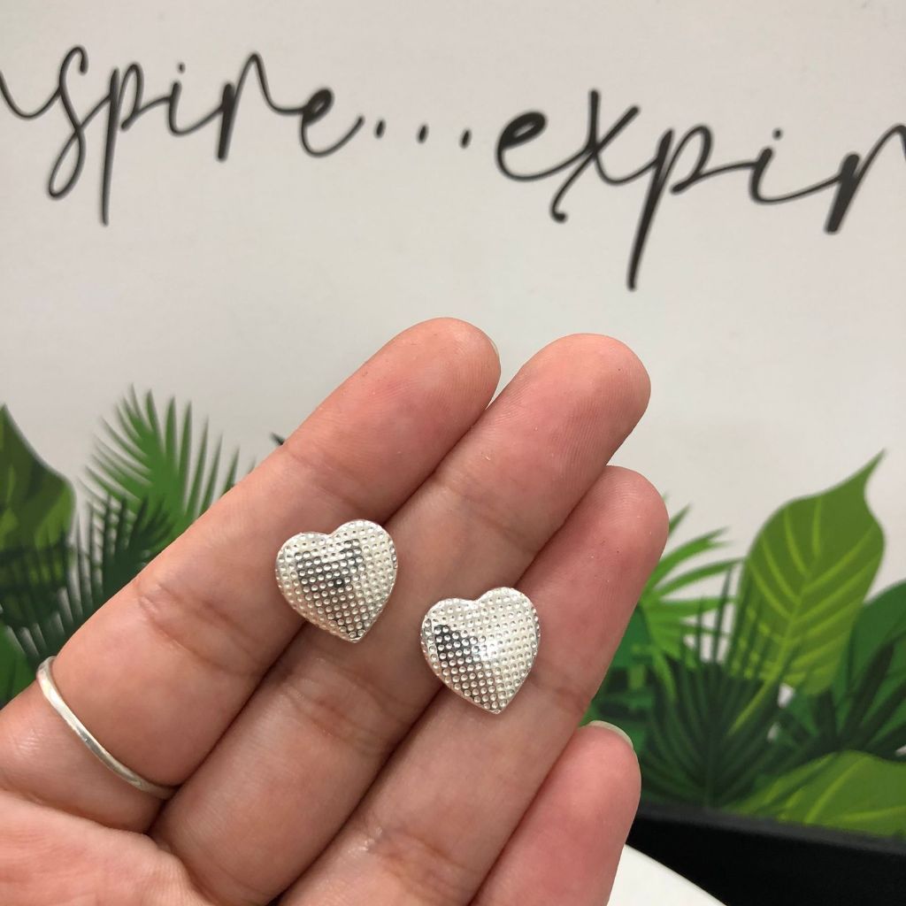 Brinco de Prata 925 Coração Grande Estilizado em Oferta na Shopee