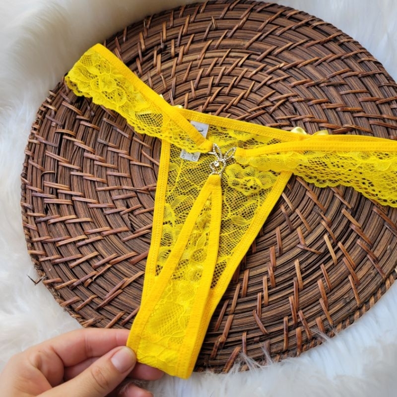Calcinha fio  de renda amarela com bijuteria do Coelho em Oferta na Shopee