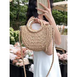Bolsa feminina de palha praia verão lua pequena com alça transversal