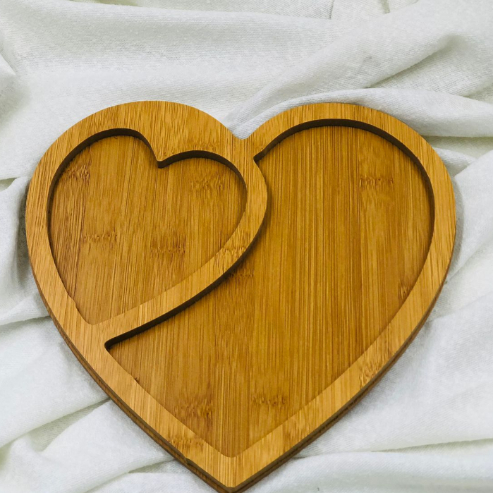Petisqueira De Madeira Gamela Bambu Bandeja MDP Modelo Coração Com 2 divisórias 18.5x18cm