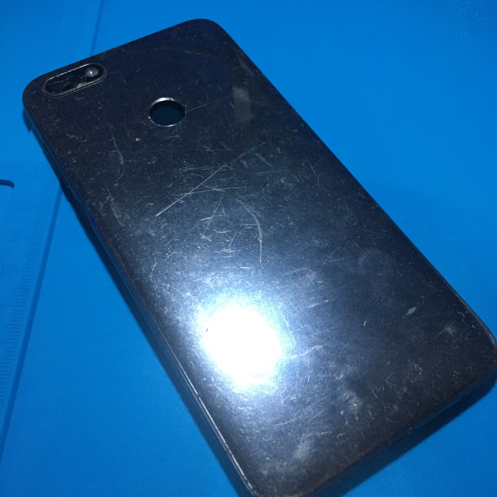 tampa traseira Smartphone Motorola Moto E E6 Play XT2029-3 feia