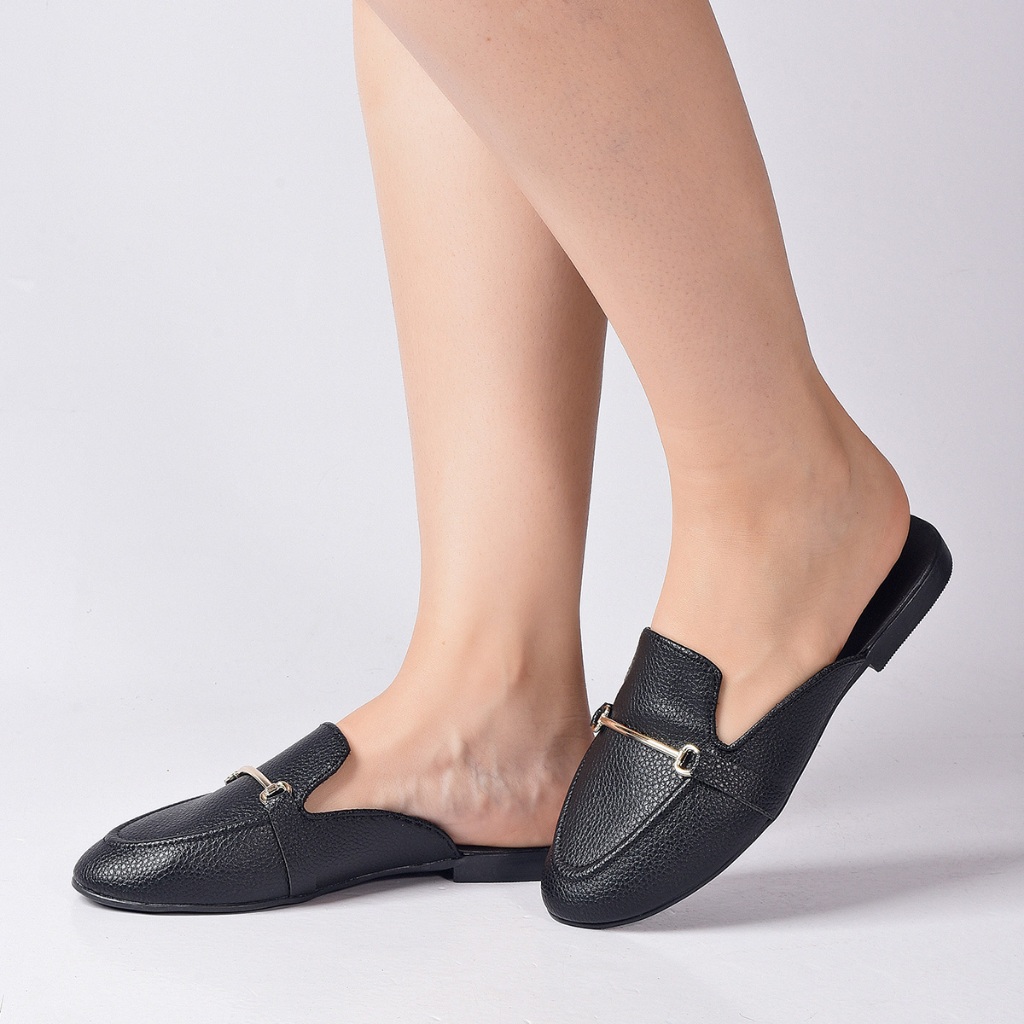 Mule Feminina Sandália Rasteira Muller Scarpin Bico Redondo Detalhe Corrente Promoção