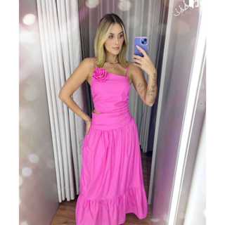 Vestido Longo Feminino Com Corte Na Cintura / Tecido Tricoline E Detalhe 3D Em Flor Na Parte Fronta - Moda Primavera/Verão