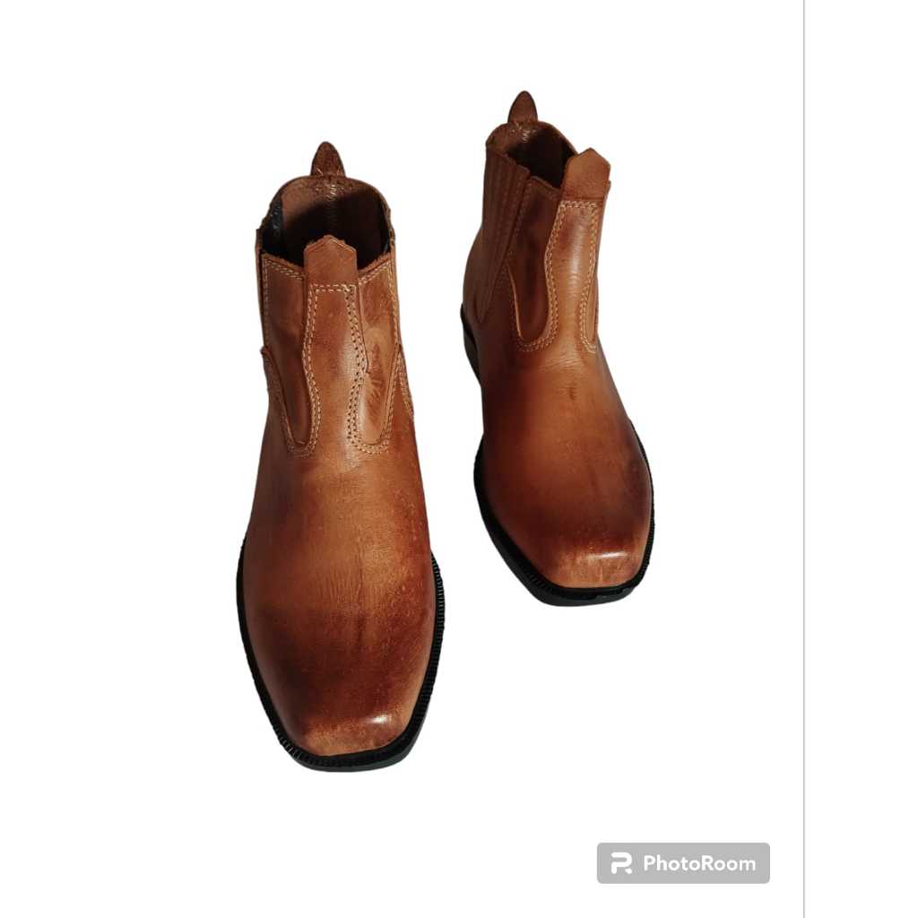 Botinha Tradicional Artesanal em Couro Nobuck
