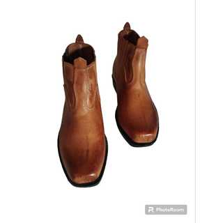 Botinha Tradicional Artesanal em Couro Nobuck