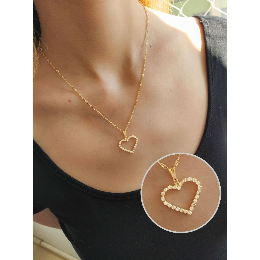 Colar Corrente Feminino Folheado a Ouro 18k com Pingente Coração Vazado Cravejado com Pedras de Zircônia