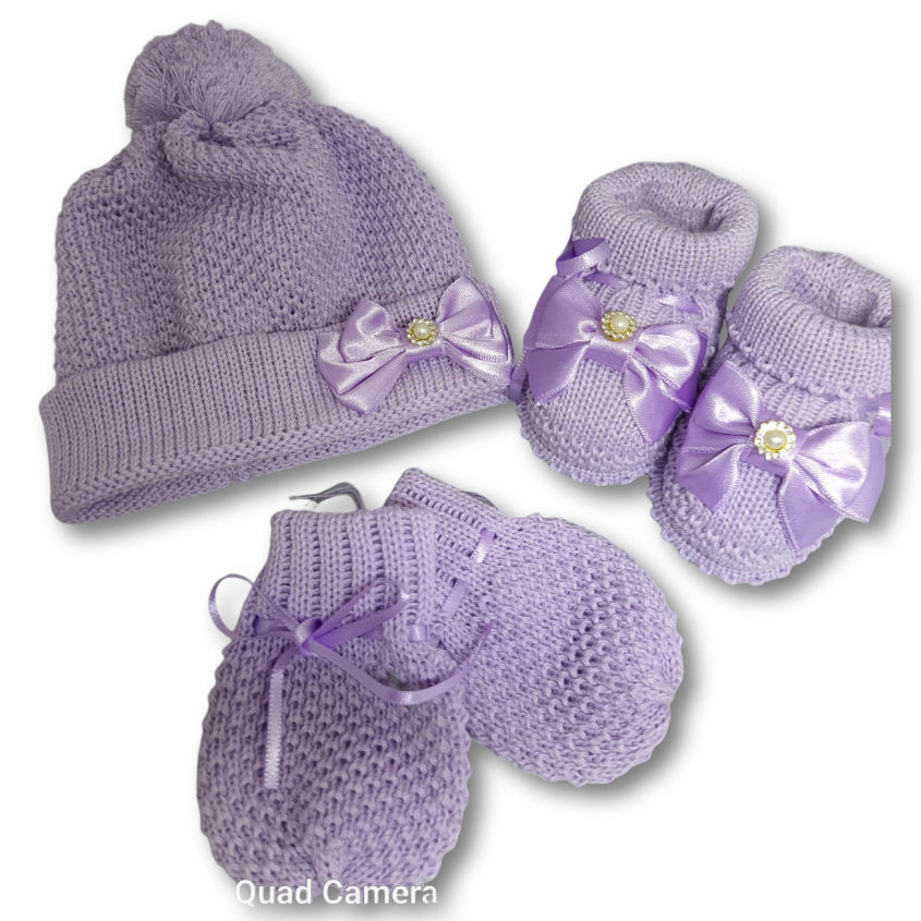 Kit Touca/Gorro Luva e Sapatinho Botinha Lilás bebê RN até 2 Meses em Tricô em Oferta na Shopee