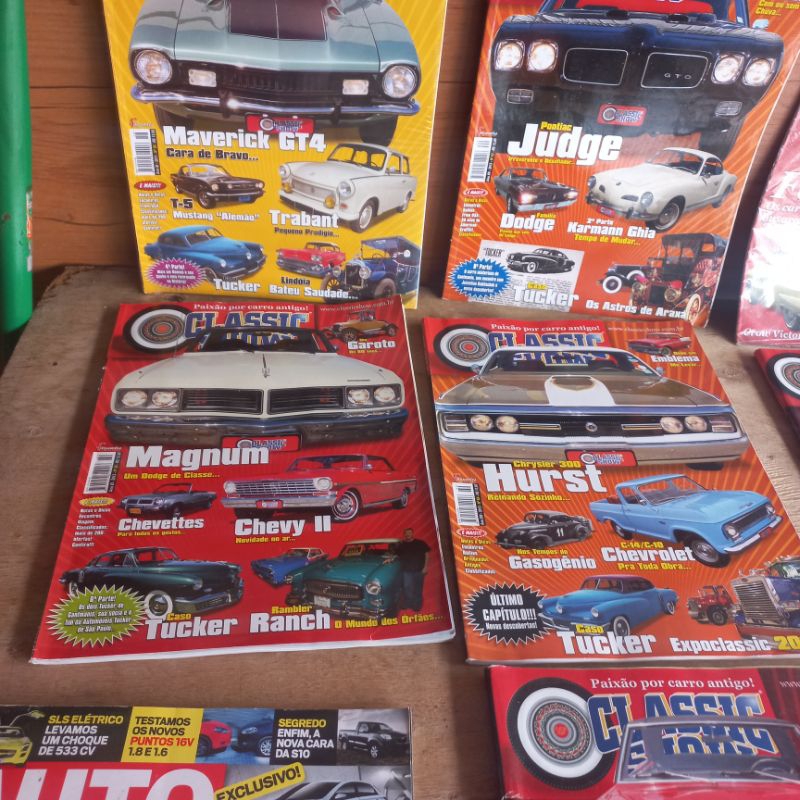 Revista  paixão  por carros  antigos 10 revista 2 pôster  são  10 e dois  pôster vejas fotos  usadas em bom estado  muito obrigada  mh