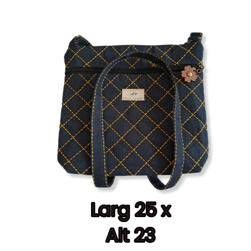 Bolsa  jeans com alças , com zíper, bordada com forro interno pode ser usada usada transversal.
