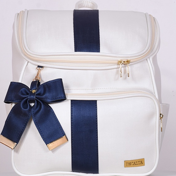 Mini Mochila Maternidade Flor de Liz Off/Marinho - 01 Peça