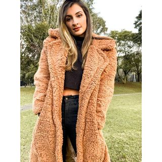 Casaco Teddy Max Blazer feminino tecido carapinha e Sherpa de carneiro Max gola - Blazer de gola sem toca manga longa c/ forro - Várias Cores Bolso embutido