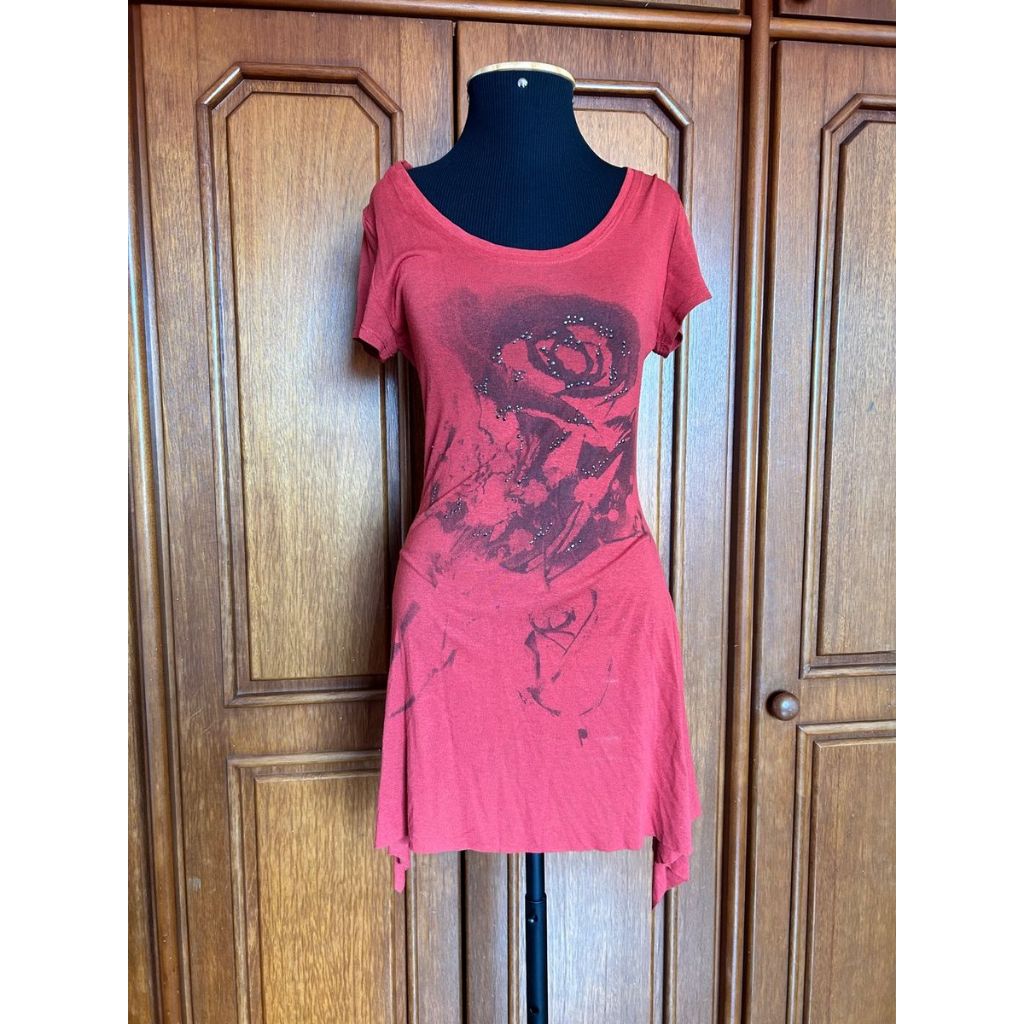 Blusa TAM M EMME Bata Comprida Manga Curta Vermelha Estampada, brechó