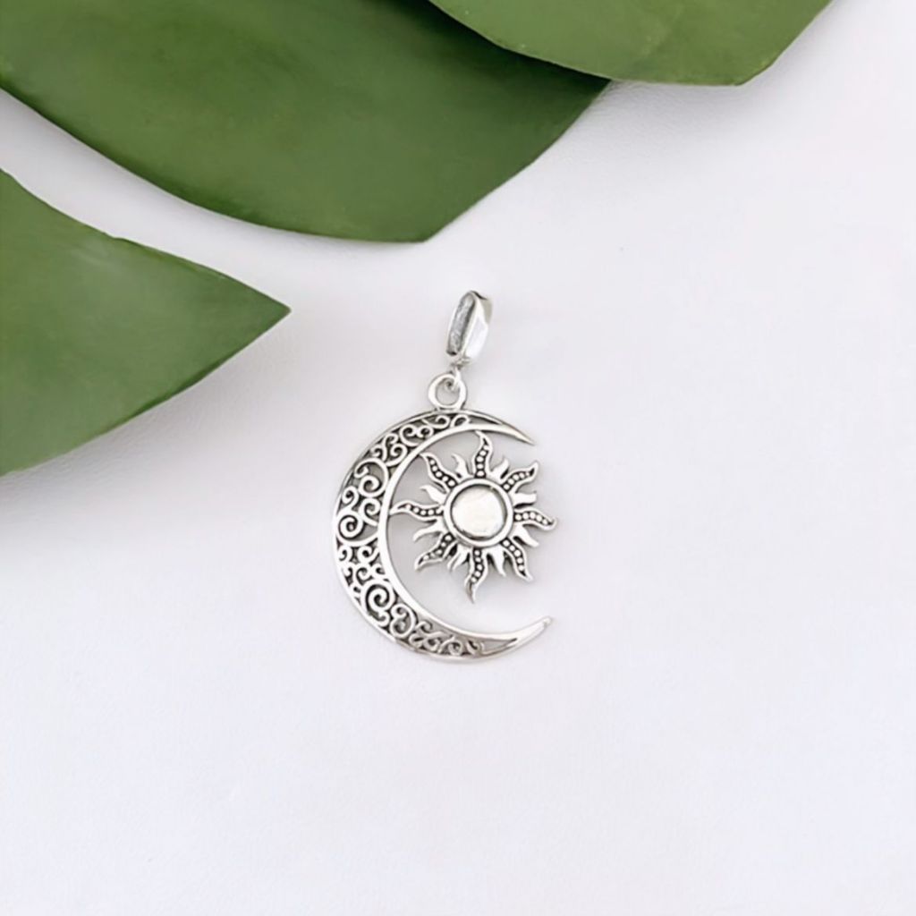 Pingente Medalha De Prata 925 Mistico - Signos Meia Lua E Sol Boho em Oferta na Shopee