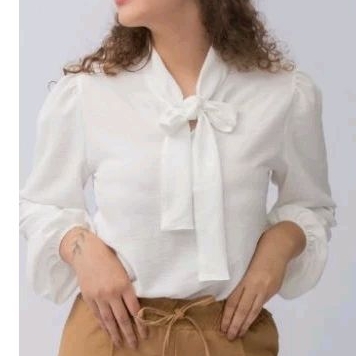 blusa  branca  femenina gola laço manga cumprida